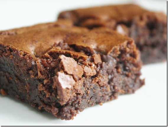 almond-flour-brownies-close-up