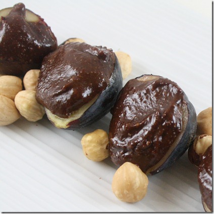 chocolate-hazelnut-stuffed-figs-garnish