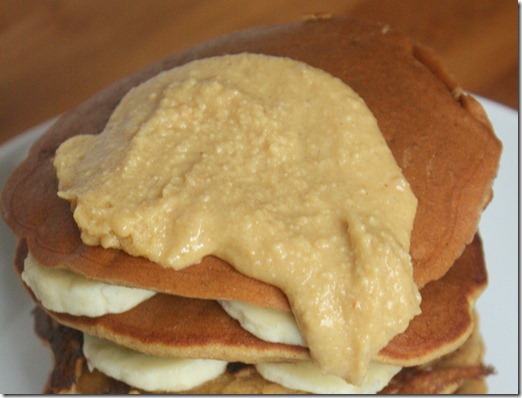 gluten-free-banana-pancakes-with-peanut-butter