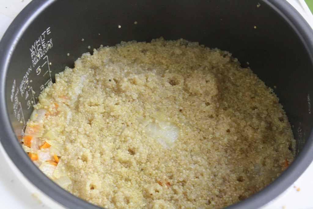 How To Cook Quinoa In a Rice Cooker - Foolproof Living