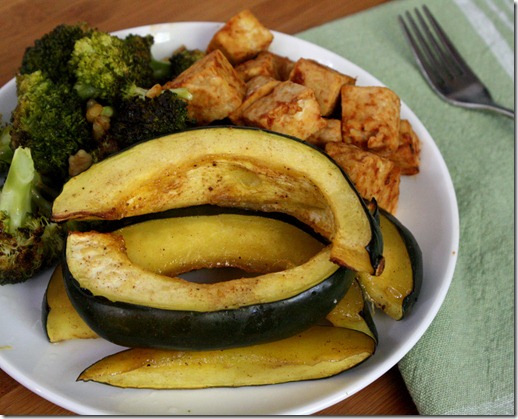 nutmeg-roasted-acorn-squash-plate