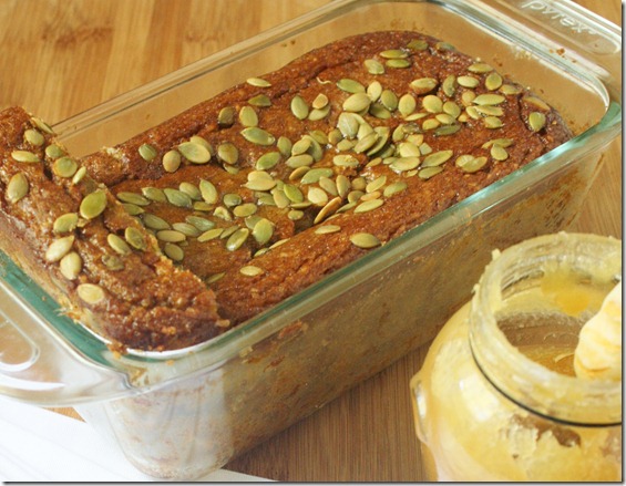 almond-flour-pumpkin-bread-loaf