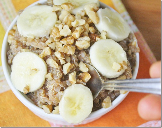 banana-breakfast-quinoa-spoon
