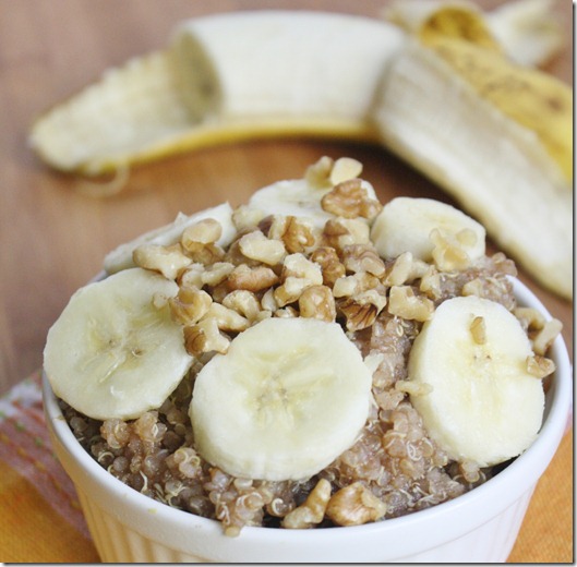 banana-breakfast-quinoa-toppings