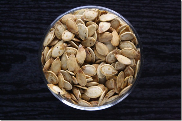 salt-and-pepper-pumpkin-seeds-overhead