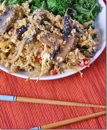Fried-Rice-With-Mushrooms-chopsticks