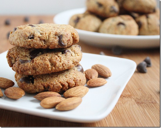 almond-flour-chocolate-chip-cookies