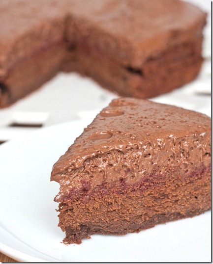 new-years-eve-chocolate-cake-vertical