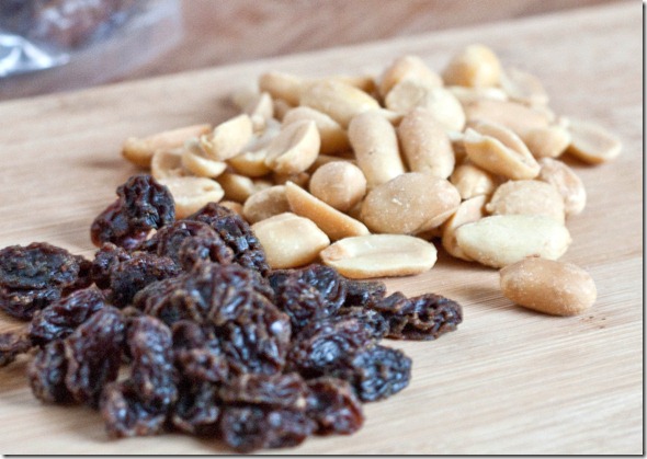 3-healthy-foods-for-college-cooking-eggs-raisins-peanuts