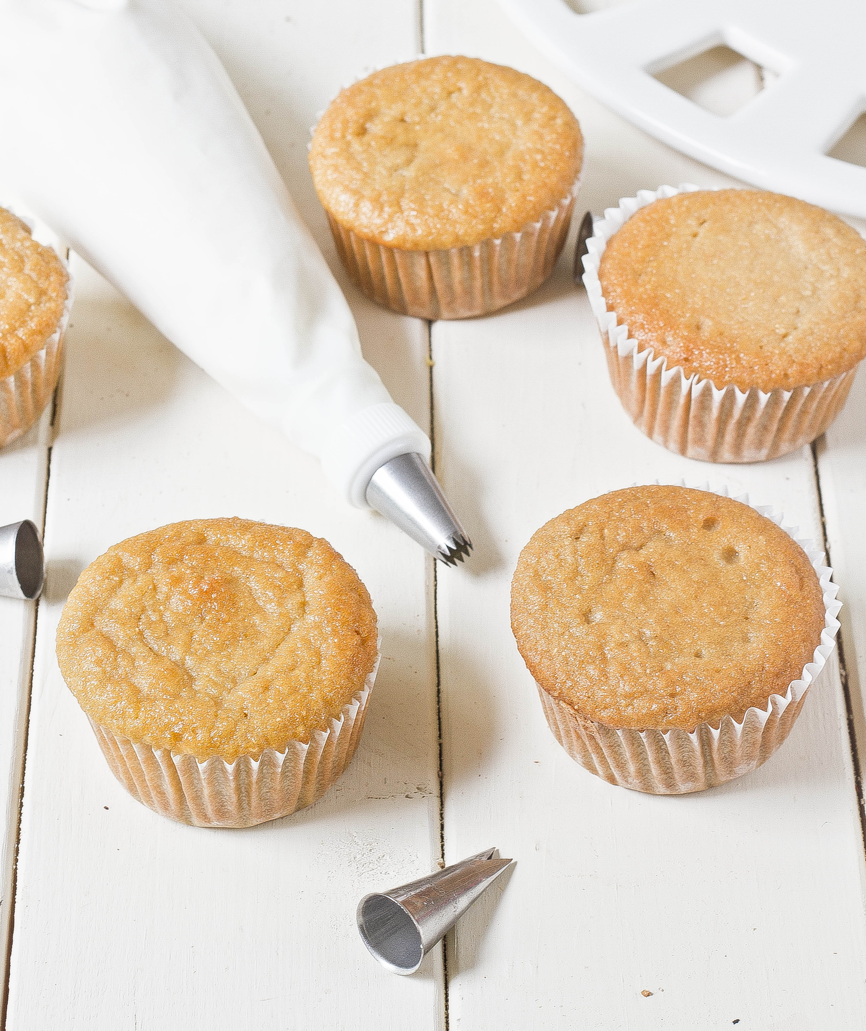 Paleo Vanilla Cupcakes | The Wannabe Chef