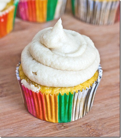 paleo-vanilla-cupcakes-serving