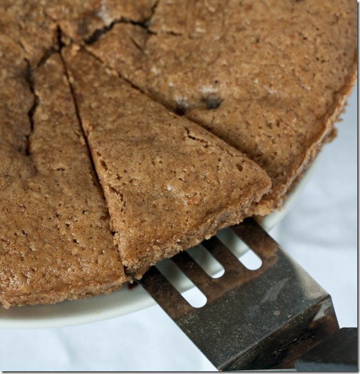 peanut-butter-chocolate-chip-cookie-cake-cutting