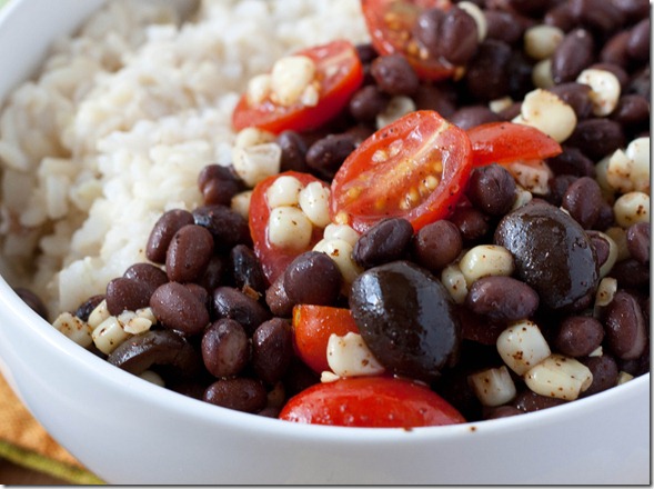 easy-black-bean-salad-tomato