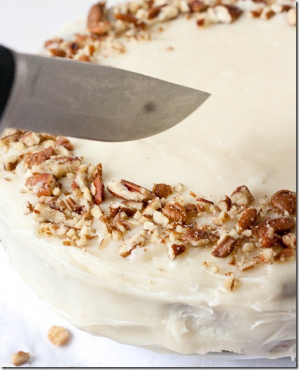 gluten-free-carrot-cake-with-cream-cheese-frosting-slicing