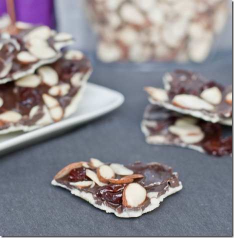 white-chocolate-cherry-almond-bark-serving