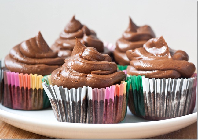 mint-carob-cupcakes-batch