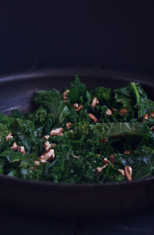 Sautéed Kale with Pecans Pan