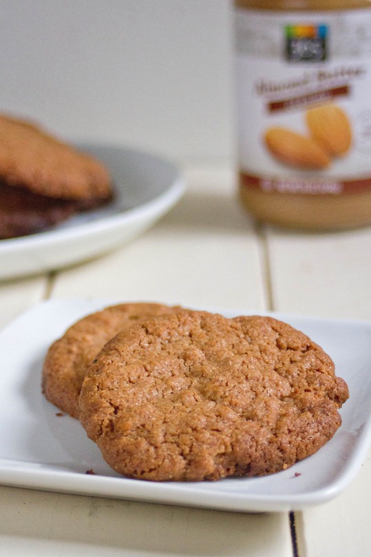 spiced almond butter cookies serving