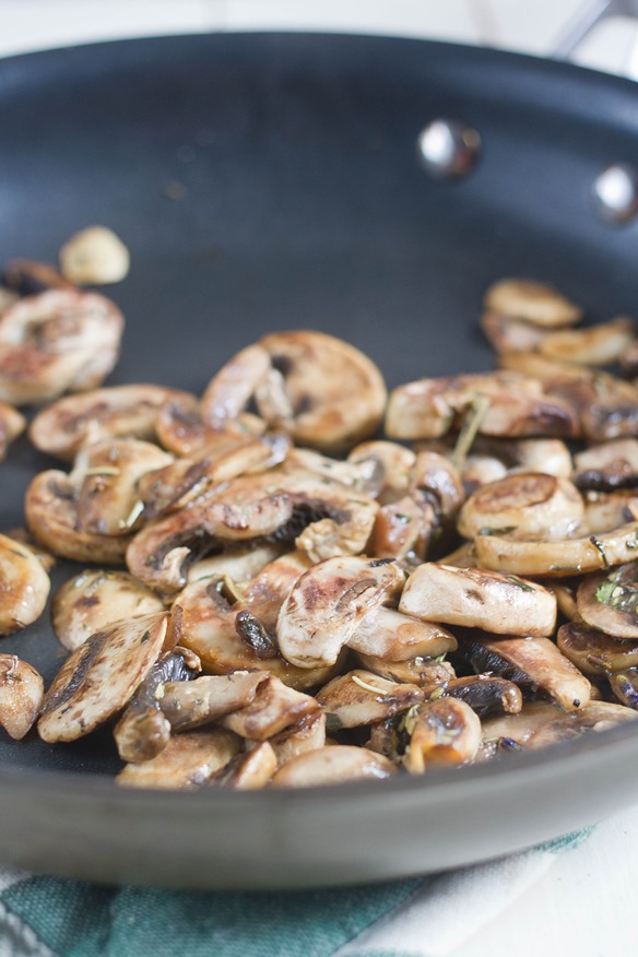 Mushroom and Herb Cheese Omelette Mushrooms