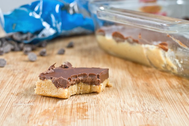 Chocolate Peanut Butter Bars Serving