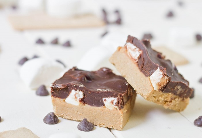 No-Bake-Peanut-Butter-Smores-Bars-Close-Up-1024x698